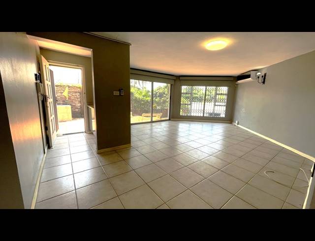 3 BEDROOM TOWNHOUSE FOR SALE IN ESSENWOOD